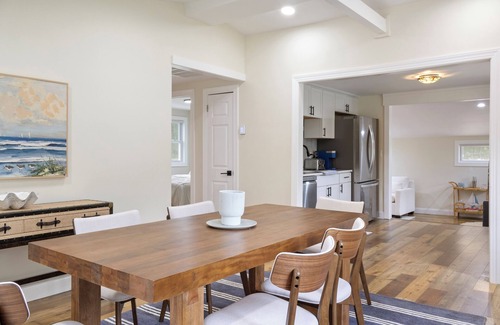 Town of Southampton House | Modern Hamptons Getaway: 5 minutes to the Beach and Restaurants!