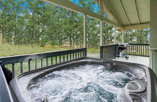 Kabletown Ski Chalet | Modern Harpers Ferry Cabin w Hot Tub Deck WiFi