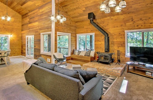 Burley House | Modern Harstine Island Hideaway w/ Water Views!