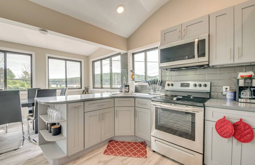 Harveys Lake Apartment | Modern Harveys Lake Apartment w/Beach Access!