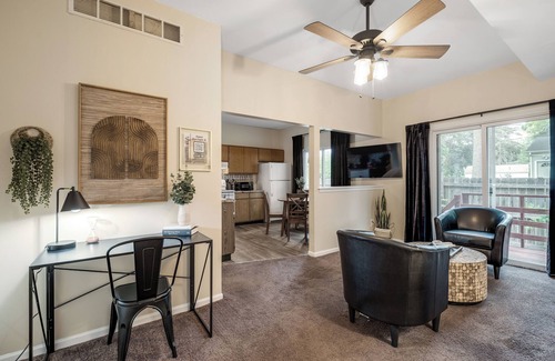 Ypsilanti Apartment | Modern Haven by EMU: Great for Med Students, Pet-Friendly