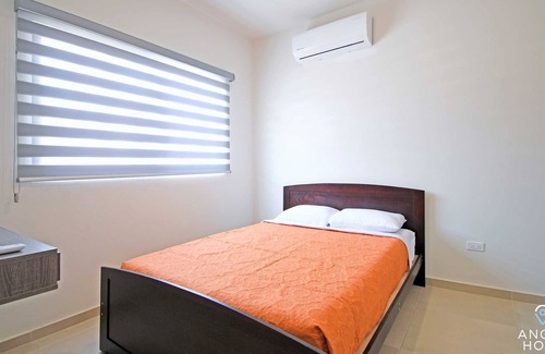 La Paz House | Modern Haven: Pool, BBQ, 15mins to Downtown La Paz