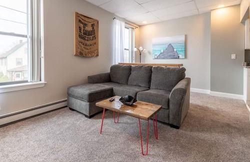Orono Apartment | Modern High End Apartment With River Views