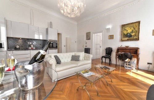 Duomo Apartment | Modern, High End Comfort and Antique Charm close to Duomo, Train Station