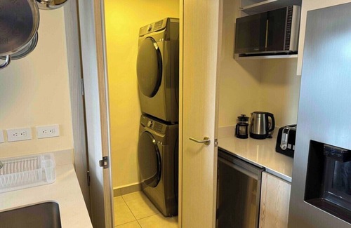 San Jose Apartment | Modern High-Rise Luxury Stay in Downtown San Jose w/AC/Pool/Gym/Free Parking