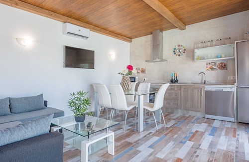 San Ambrosio House | Modern holiday home with pool - Casa Capricho