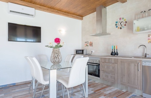 San Ambrosio House | Modern holiday home with pool - Casa Capricho
