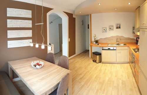Orsingen-Nenzingen Apartment | Modern holiday apartment with a large sun terrace