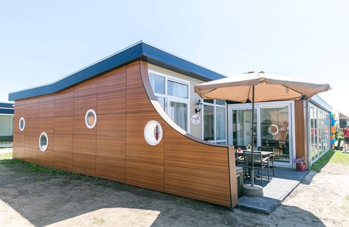 's-Gravenzande House | Modern holiday home 700 m from the beach