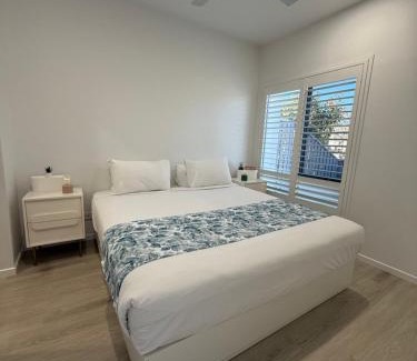 Birtinya House | Modern Holiday Home Prime Birtinya Location Near Hospitals and Beaches