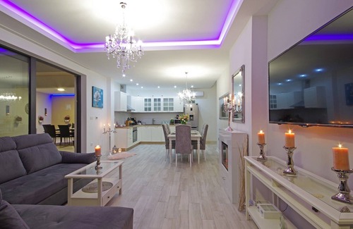 Makarska House | Modern holiday house Anja with heated pool and sea view, 3 bedrooms 6+2 pers.