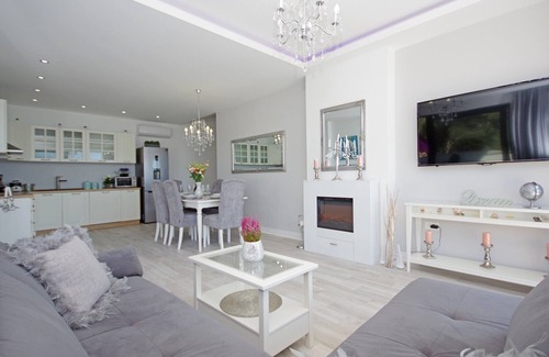 Makarska House | Modern holiday house Anja with heated pool and sea view, 3 bedrooms 6+2 pers.
