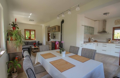 Dajla House | Modern holiday home with whirlpool, garden, sun loungers, barbecue