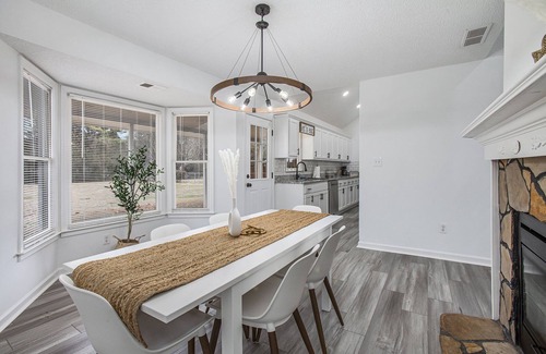 Cartersville House | Modern Home 4 Bed Lakepoint- Hyundai SK EV Plant-Near Museum's