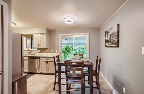 Arvada House | Modern home 4BR/2BAW/Arcade, Ping-Pong&Foosball. Close to Denver and Boulder.