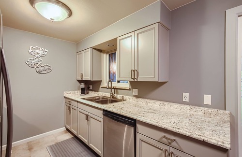Arvada House | Modern home 4BR/2BAW/Arcade, Ping-Pong&Foosball. Close to Denver and Boulder.