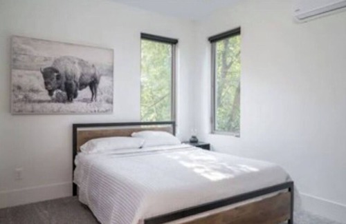 Mississippi District House | Modern home blocks from trendy Mississippi Ave