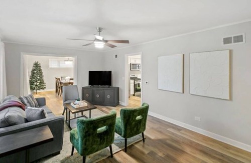 Russell House | Modern Home Centrally Located