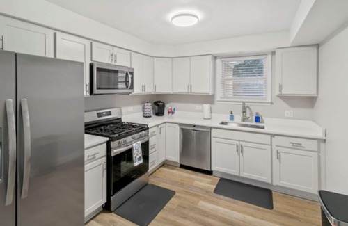 Russell House | Modern Home Centrally Located