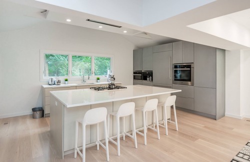 Sag Harbor House | Modern Home, close to Sag Village