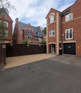 Welford House | Modern Home From Home At Elm Tree House