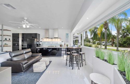 Oakland Park House | Modern Home in FTL Hot Tub & Dogs Welcome
