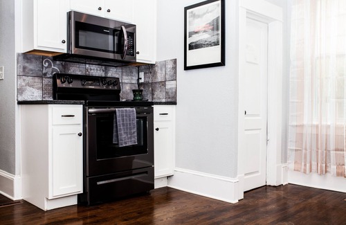 Riverview House | Modern Home in Historic Strawberry Hill w/a view of Downtown KC - Pet Friendly