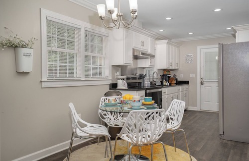 Rocky Mount House | Modern Home In PRIME location - King Bed/Spaciousnn