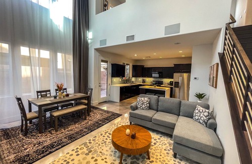 Summerlin South House | Modern Home near Red Rock - 30 Day Minimum.