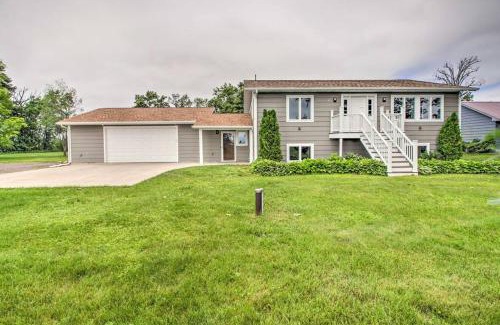 Garrison House | Modern Home on Mille Lacs Lake! Amazing yard and game-room!