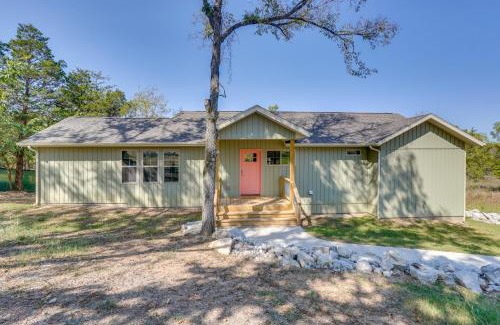 Eagle Rock House | Modern Home on Table Rock Lake with Deck and View!