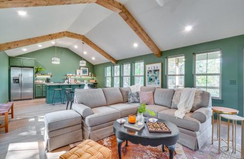 Eagle Rock House | Modern Home on Table Rock Lake with Deck and View!