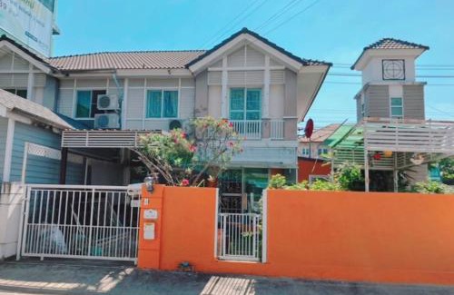 Sai Mai Apartment | Modern home