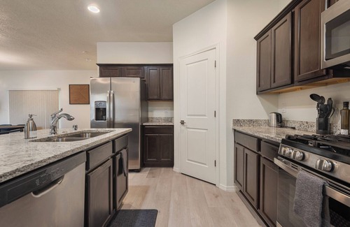 Mesa Del Sol Innovation Park House | Modern Home w/3BR Next to Airport & Netflix