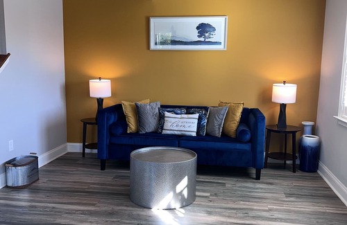 Dundalk House | Modern Home W/Huge Yard Near Downtown and Stadiums