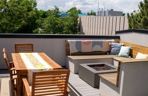 Highland House | Modern Home w/Rooftop Deck, Fireplace & Stunning City & Mountain Views