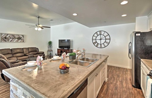 Lake Havasu City House | Modern Home - Walk to Lake Havasu and London Bridge!