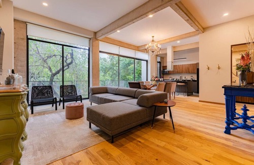 Roma Norte Condo | Modern Home with Balcony, Office Space, and Free Parking