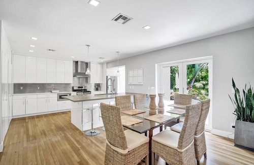 Victoria Park House | Modern Home with Backyard Oasis - Apres Beach Living with Pool