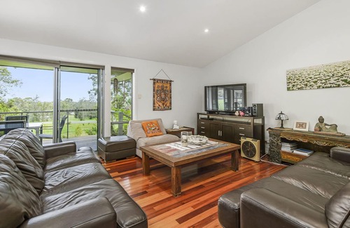Crescent Head House | MODERN HOME WITH POOL IN RURAL SETTING - PET FRIENDLY