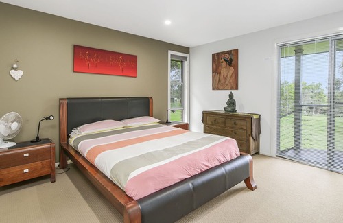 Crescent Head House | MODERN HOME WITH POOL IN RURAL SETTING - PET FRIENDLY