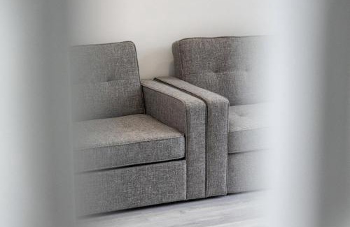 Northumberland Park House | Modern home with driveway parking for 2 vehicles, near Tottenham Hotspur Stadium, White Hart Lane Train Station