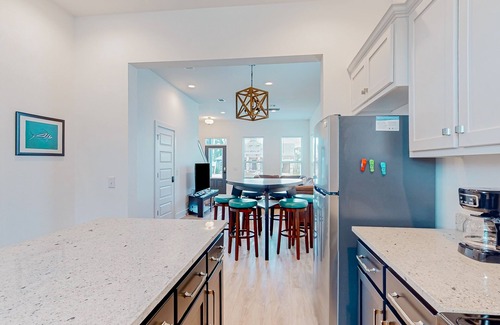 Ono Island House | Modern home with large backyard, deck, and close to the beach