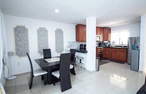 Tepic House | Modern Home with Parking 3AC & 1K&3Q beds, Netflix