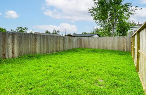Northeast Houston House | Modern Home with Private Yard in Northeast H-Town!