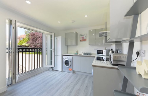 Mapperley Apartment | Modern & Homely 2bed Apt, Low Carbon, Parking