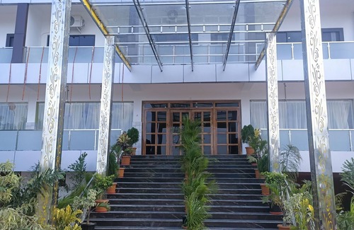Nilagiri Hotel | MODERN HOTEL AND RESTAURANT