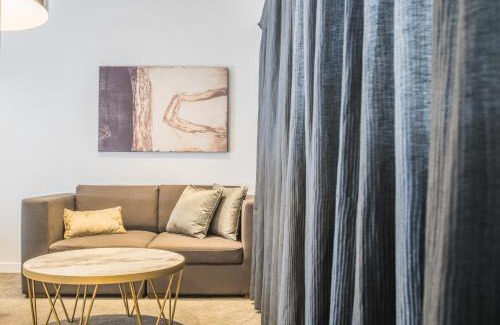 Chatswood CBD Apartment | Modern Hotel Apartment Perfect location 1bed 1 bath apartment at Chatswood