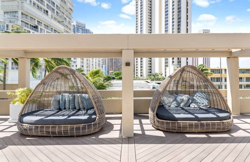 Ala Moana Apartment | Modern Hotel | Near Ala Moana, Balcony, Pool, Gym