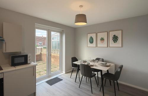 Hetton-le-Hole House | Modern Houghton-le-Spring stay near Durham